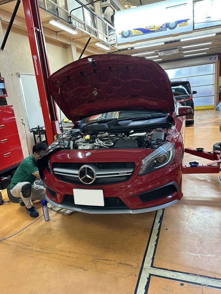メルセデス・AMG A45 4MATIC 車検整備のため入庫